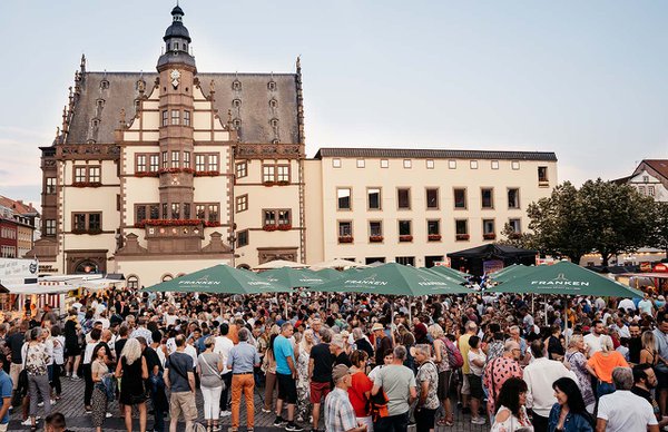 Weinfest_Schweinfurt_1_c_Zametzer & Krohn GbR_web.jpg