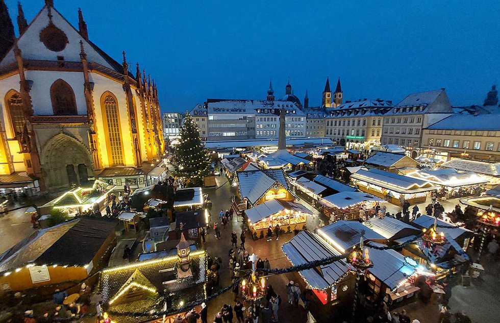 Würzburger Weihnachtsmarkt_c_CTW Congress Tourismus Würzburg D. Winter_web.jpg